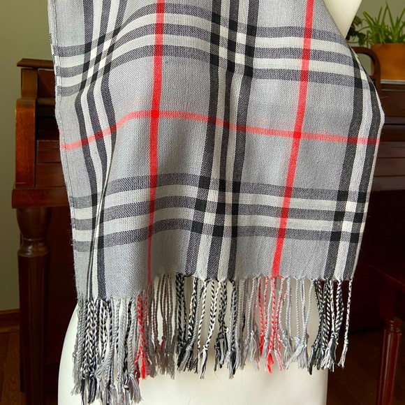 Thin Plaid Scarf - Picture 2 of 3